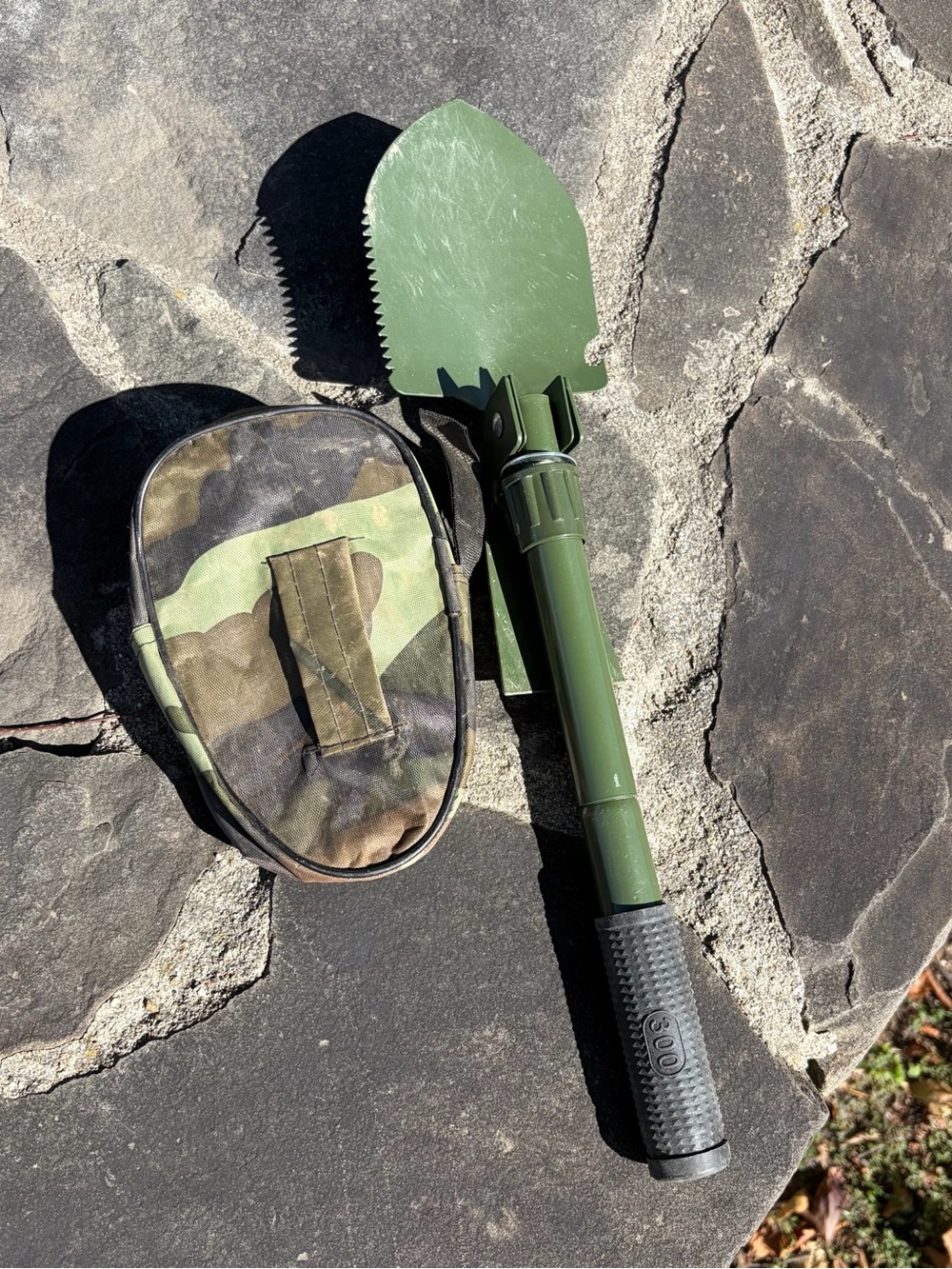 Military Like Folding Trench Tool Shovel & Pick w/ Pouch, gardening tool